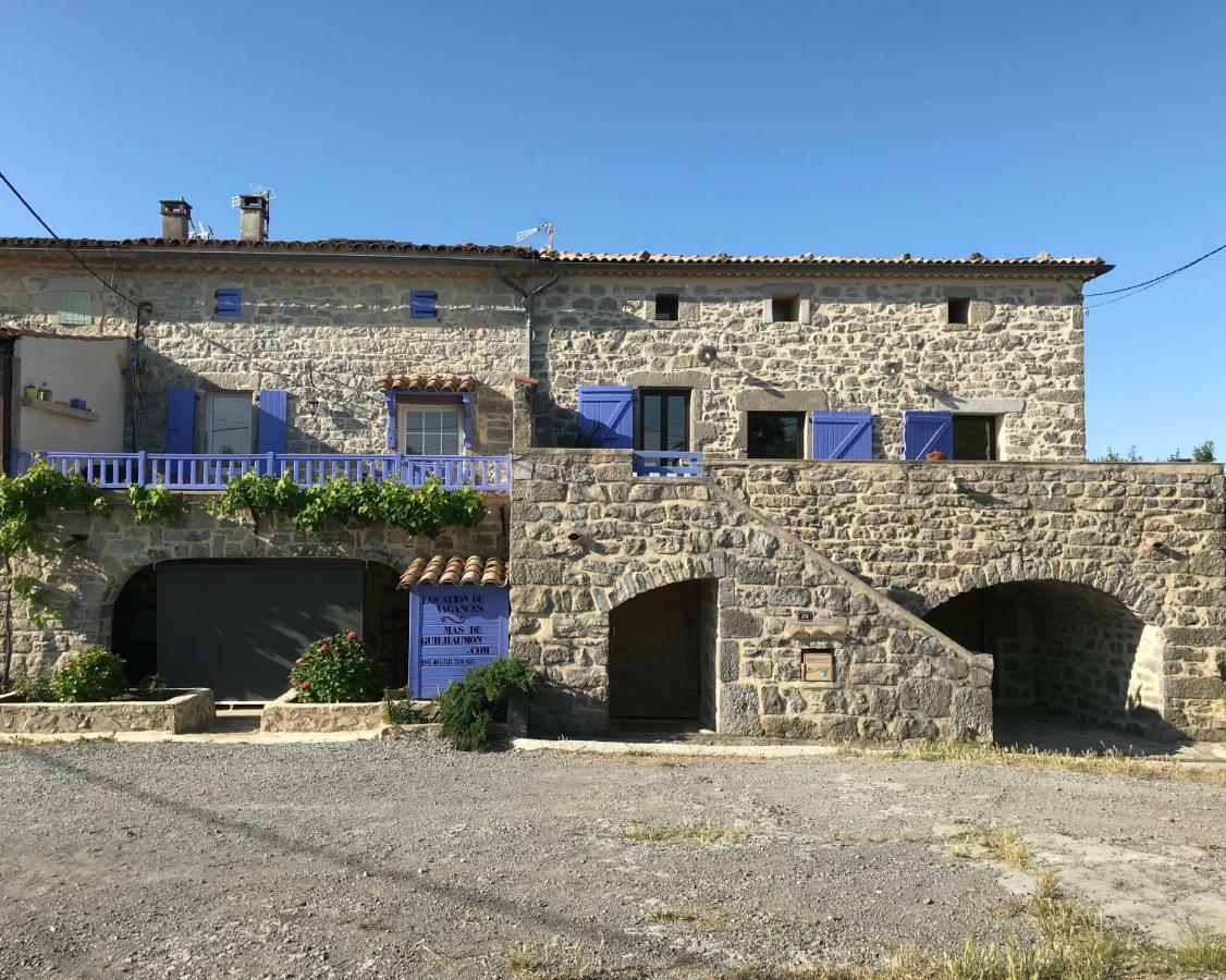 Mas de Guilhaumon côté hameau Joyeuse Quarto foto